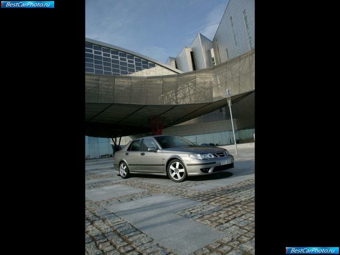 2004 Saab 9-5 Sedan - фотография 63 из 64
