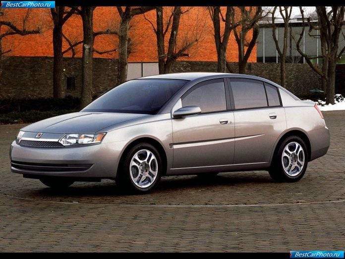 2003 Saturn Ion Sedan - фотография 1 из 20