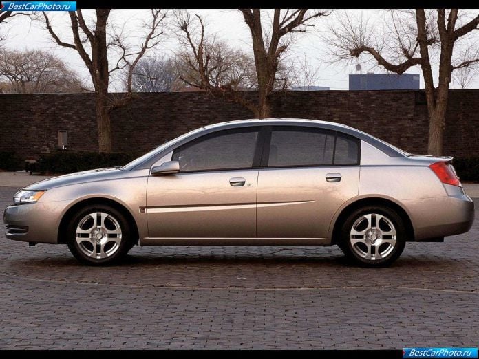 2003 Saturn Ion Sedan - фотография 4 из 20