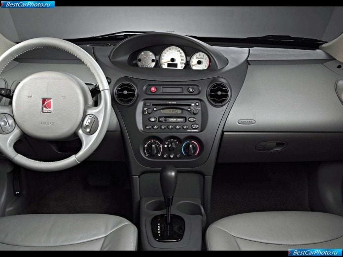 2003 Saturn Ion Sedan - фотография 14 из 20 2003 Saturn Ion Sedan - фотография 14 из 20
