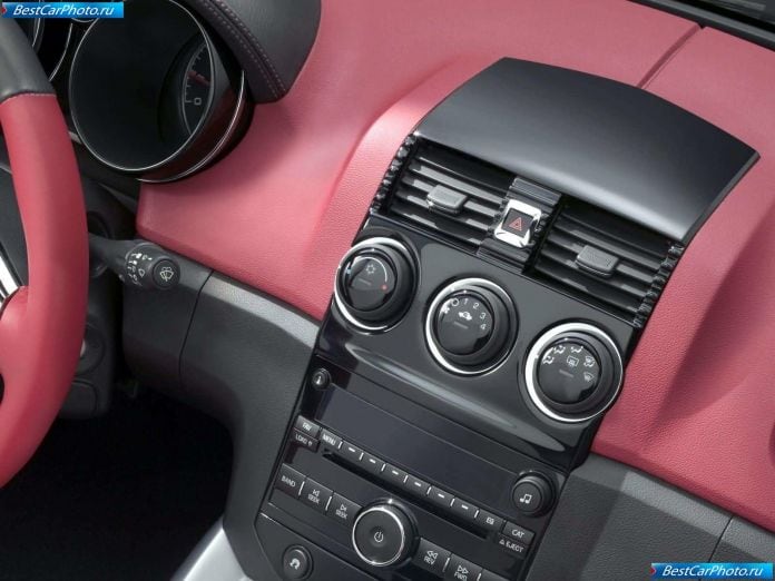2007 Saturn Sky - фотография 13 из 22