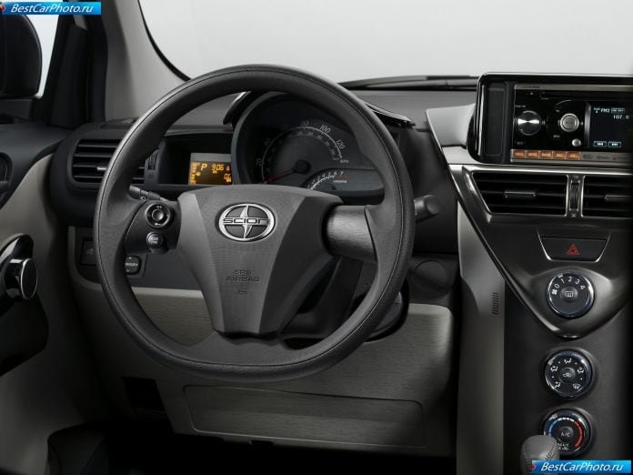 2011 Scion Iq - фотография 7 из 26