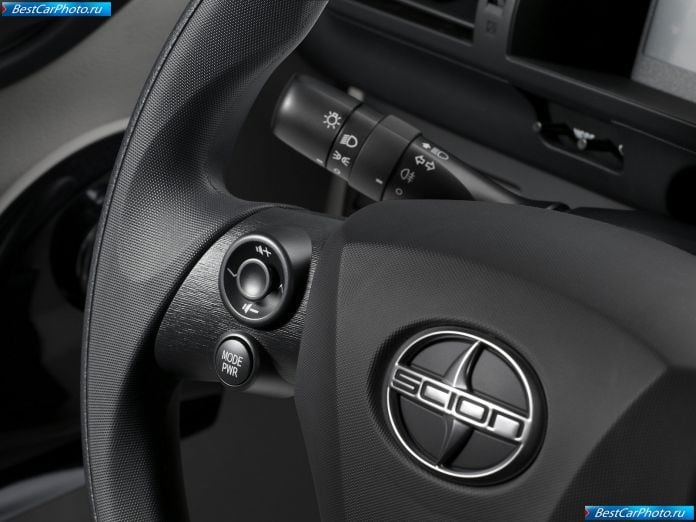 2011 Scion Iq - фотография 9 из 26
