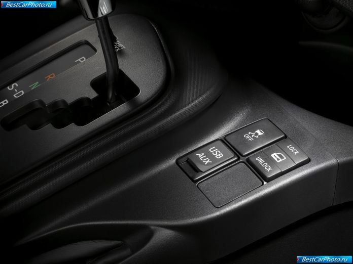 2011 Scion Iq - фотография 12 из 26