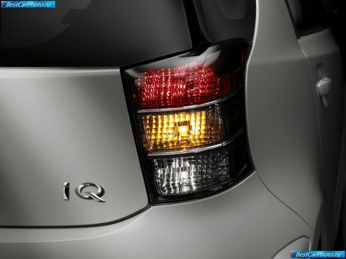 2011 Scion Iq - фотография 19 из 26