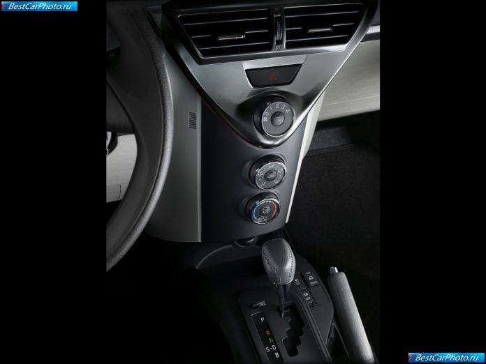 2011 Scion Iq - фотография 23 из 26
