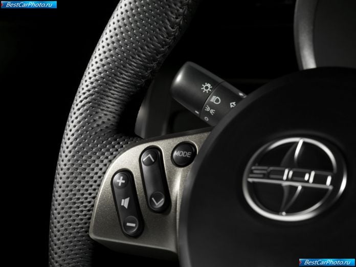 2011 Scion Tc - фотография 30 из 60