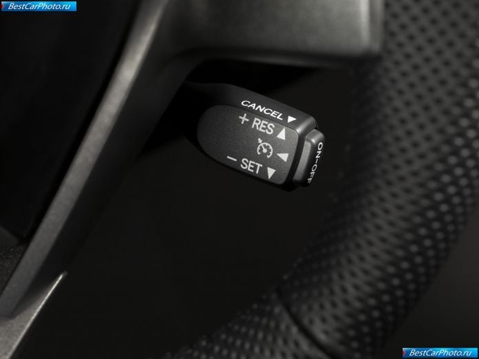 2011 Scion Tc - фотография 31 из 60