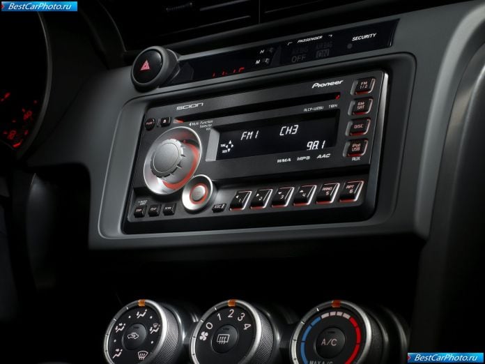 2011 Scion Tc - фотография 32 из 60