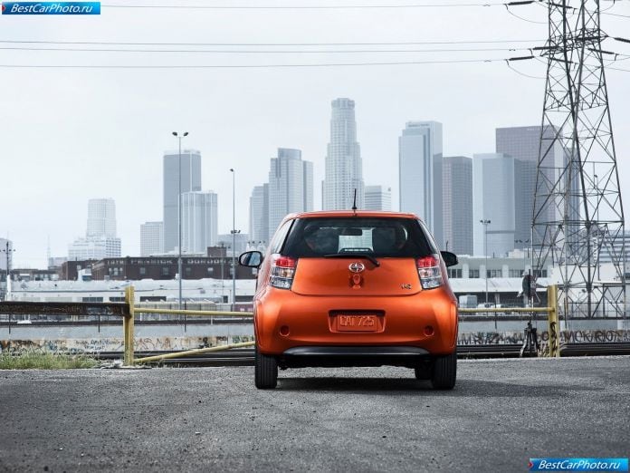2012 Scion Iq - фотография 17 из 29