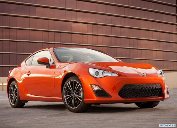 2013 Scion FR-S - фотография 2 из 51