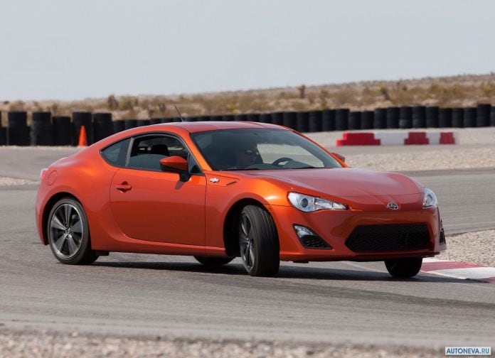 2013 Scion FR-S - фотография 8 из 51