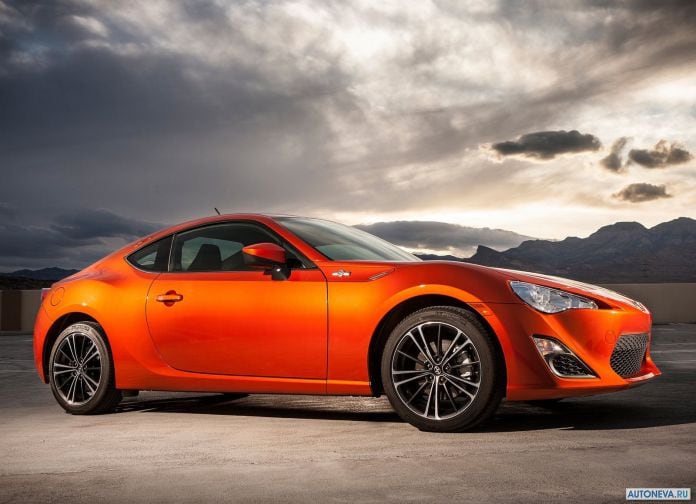 2013 Scion FR-S - фотография 14 из 51