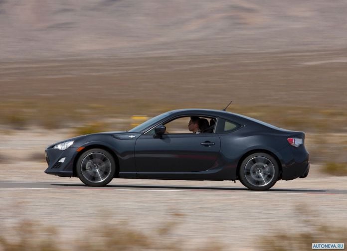 2013 Scion FR-S - фотография 17 из 51