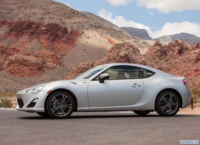2013 Scion FR-S - фотография 19 из 51