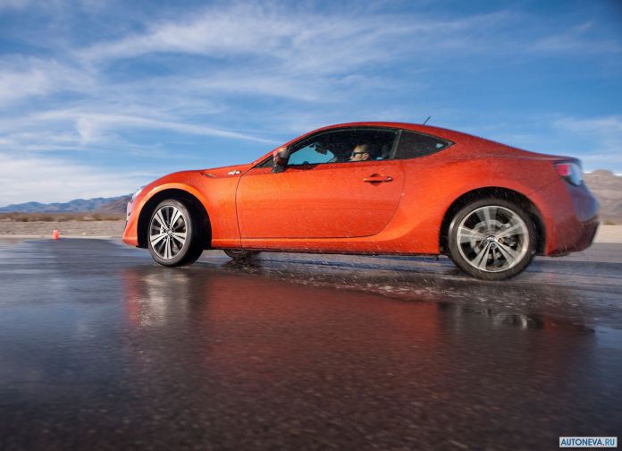 2013 Scion FR-S - фотография 20 из 51