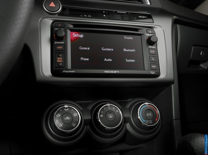 2014 Scion TC - фотография 15 из 22