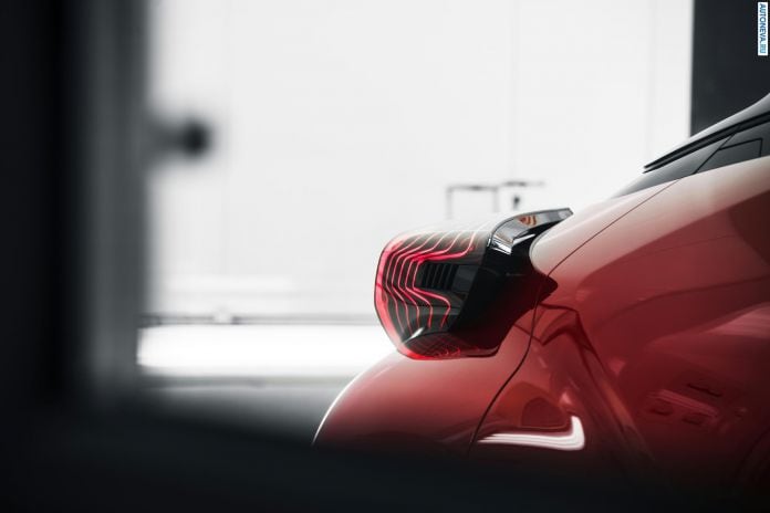 2015 Scion C-HR Concept - фотография 16 из 25