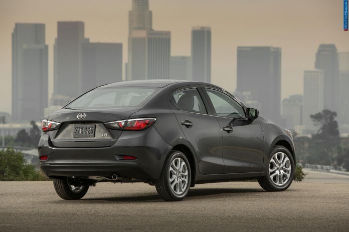 2016 Scion iA - фотография 7 из 27