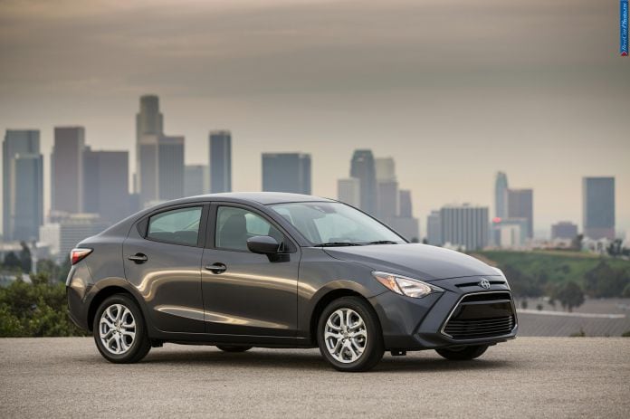 2016 Scion iA - фотография 13 из 27