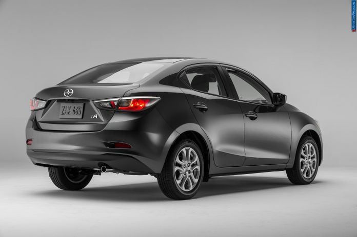 2016 Scion iA - фотография 20 из 27