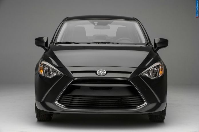 2016 Scion iA - фотография 22 из 27