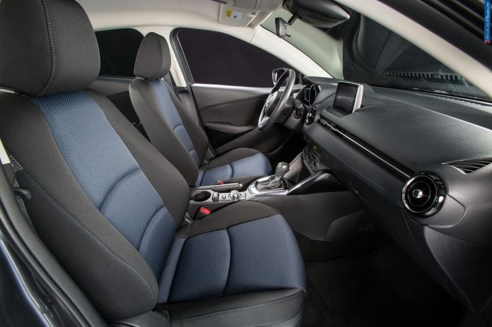 2016 Scion iA - фотография 25 из 27