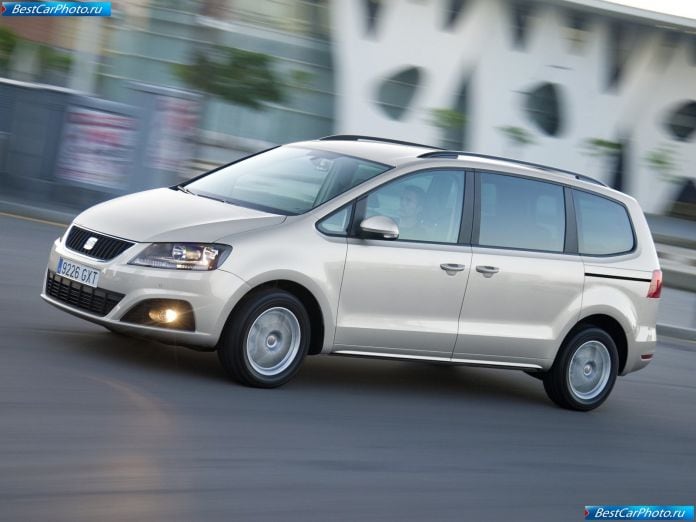 2011 Seat Alhambra - фотография 7 из 113