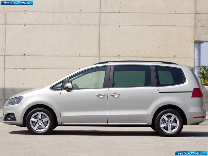2011 Seat Alhambra - фотография 38 из 113