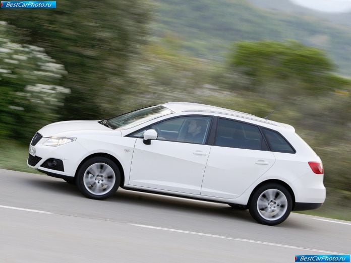 2011 Seat Ibiza St - фотография 29 из 98