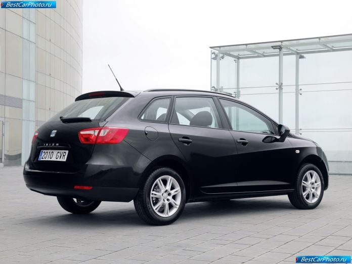 2011 Seat Ibiza St - фотография 43 из 98