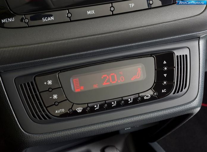 2013 Seat Ibiza - фотография 30 из 44