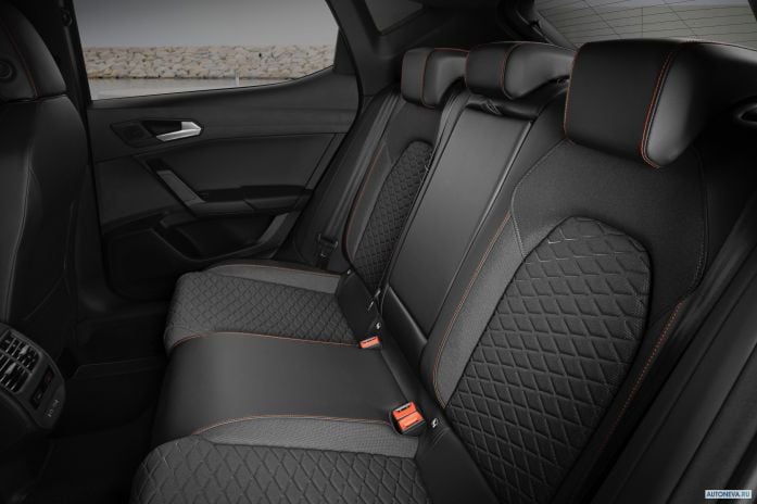 2020 Seat Leon FR - фотография 2 из 40 2020 Seat Leon FR - фотография 2 из 40