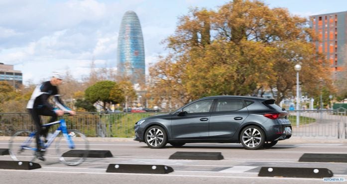2020 Seat Leon FR - фотография 38 из 40