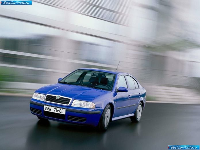 2001 Skoda Octavia - фотография 2 из 10