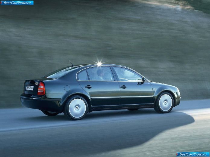2003 Skoda Superb - фотография 15 из 34 2003 Skoda Superb - фотография 15 из 34