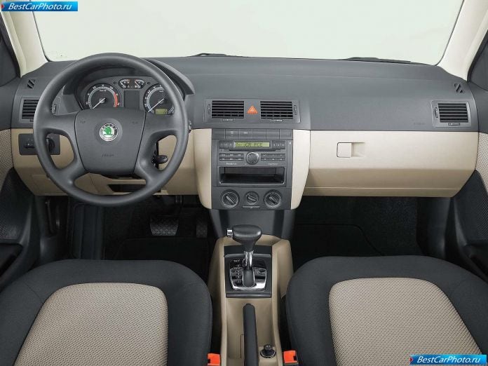 2005 Skoda Fabia - фотография 8 из 10 2005 Skoda Fabia - фотография 8 из 10