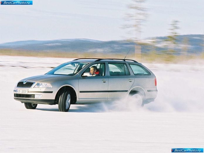2005 Skoda Octavia Combi 4x4 - фотография 10 из 29