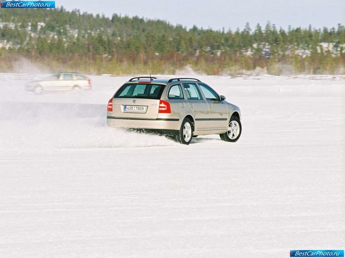 2005 Skoda Octavia Combi 4x4 - фотография 22 из 29 2005 Skoda Octavia Combi 4x4 - фотография 22 из 29