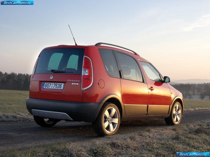 2007 Skoda Roomster Scout - фотография 13 из 23 2007 Skoda Roomster Scout - фотография 13 из 23