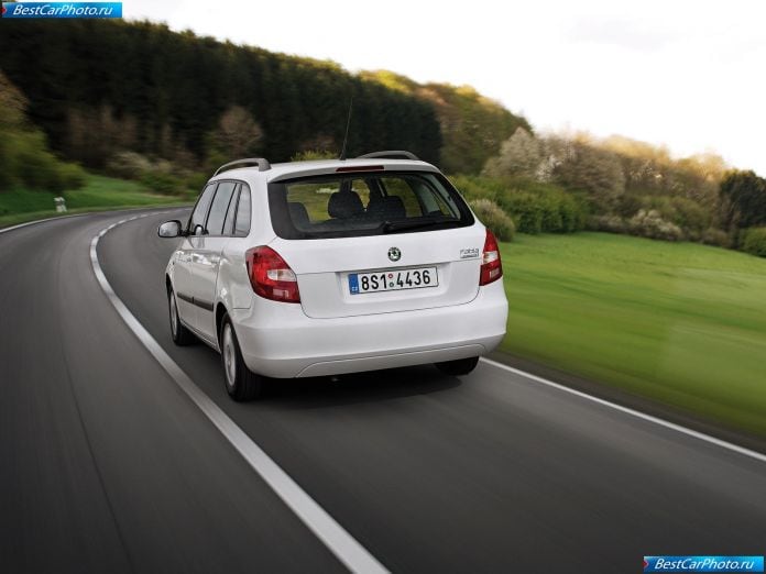 2008 Skoda Fabia Combi Greenline - фотография 9 из 22