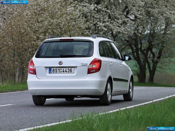 2008 Skoda Fabia Combi Greenline - фотография 12 из 22