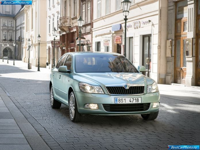 2009 Skoda Octavia - фотография 28 из 61