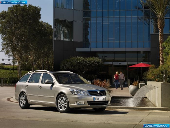 2009 Skoda Octavia Combi - фотография 2 из 16