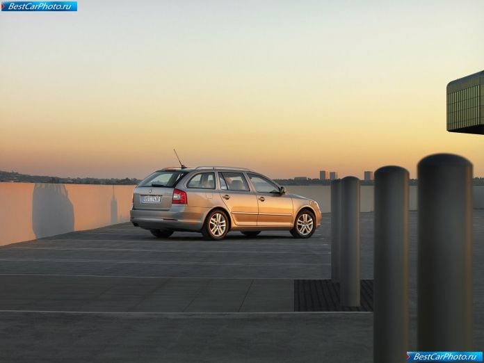 2009 Skoda Octavia Combi - фотография 7 из 16