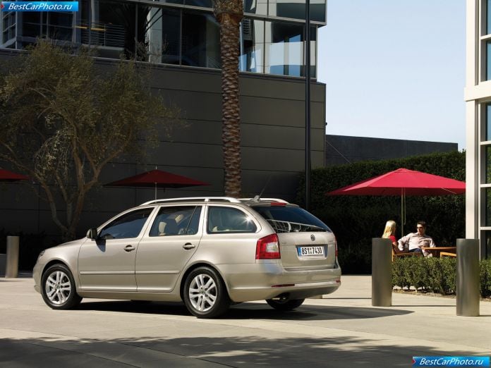 2009 Skoda Octavia Combi - фотография 8 из 16