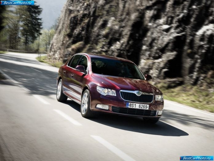 2009 Skoda Superb - фотография 5 из 81