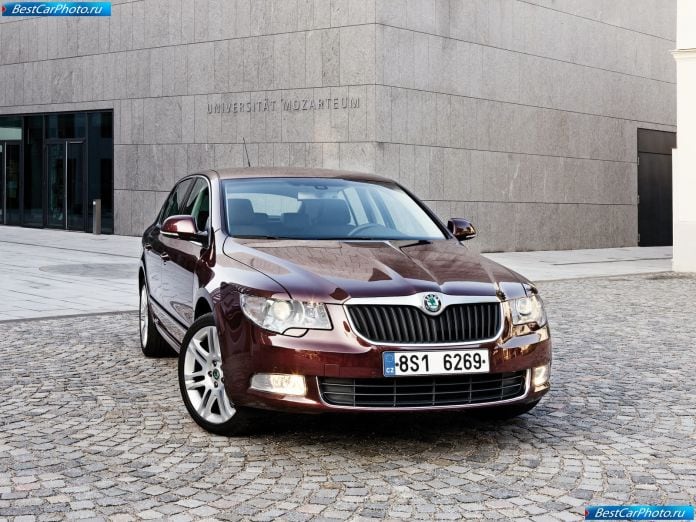 2009 Skoda Superb - фотография 12 из 81
