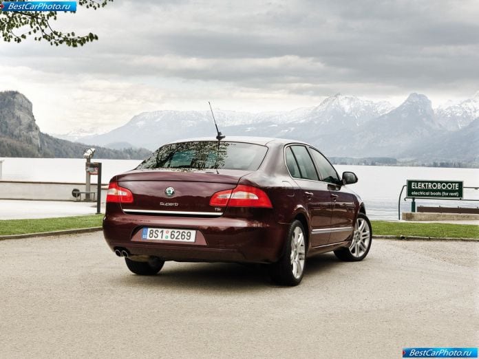 2009 Skoda Superb - фотография 50 из 81