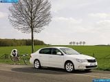 skoda_2009-superb_greenline_1600x1200_008.jpg